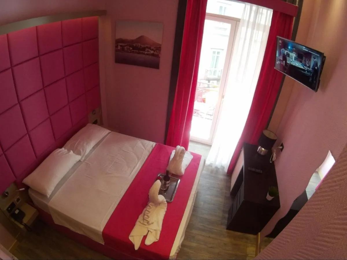 Sleep In Naples 0*,