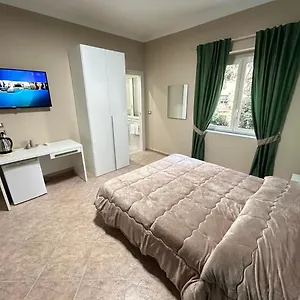 Bed & Breakfast Skycity, Naples